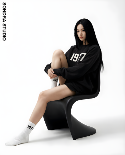 1977 Minimal Fashion Editorial Portrait1